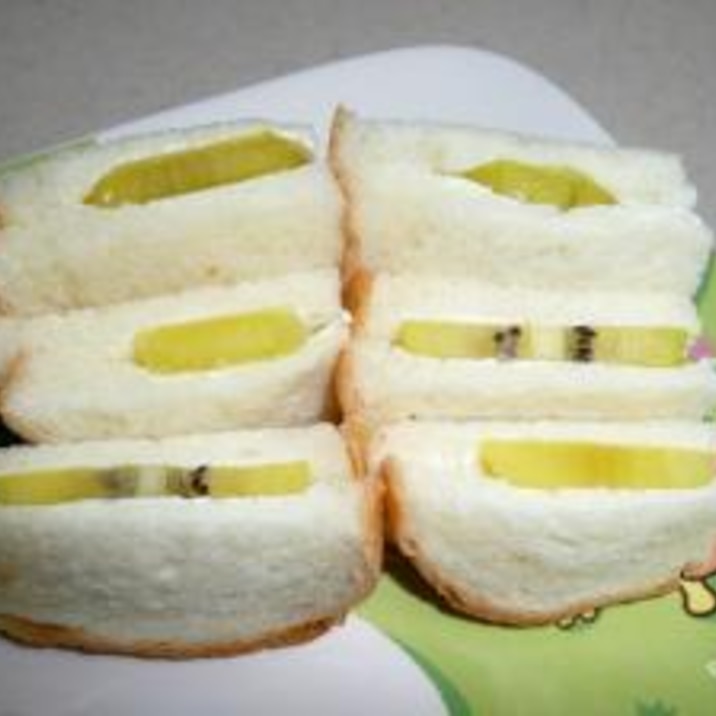 ランチに! キウイとクリームチーズのサンドイッチ☆